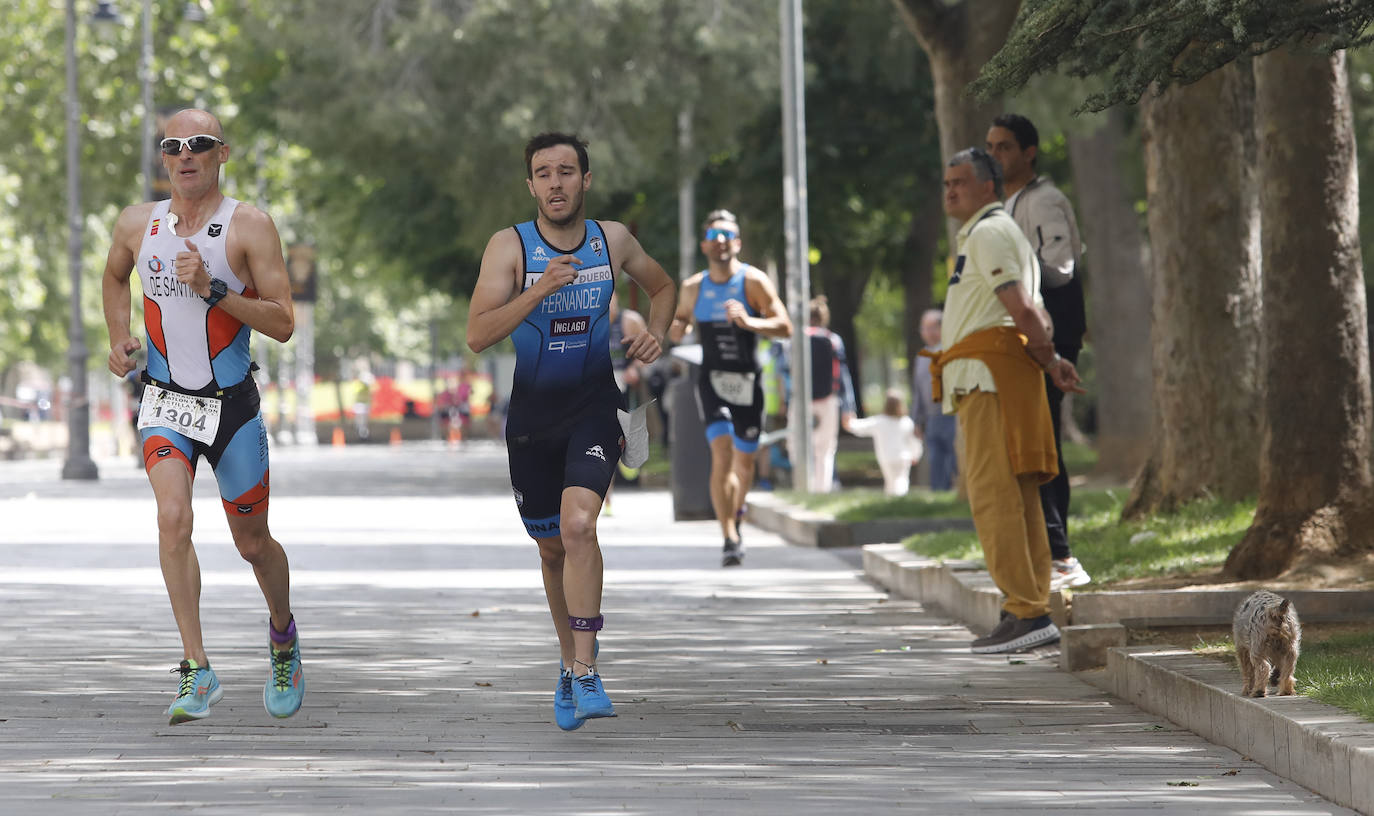 La prueba contó con la participación de 127 triatletas en el popular circuito urbano