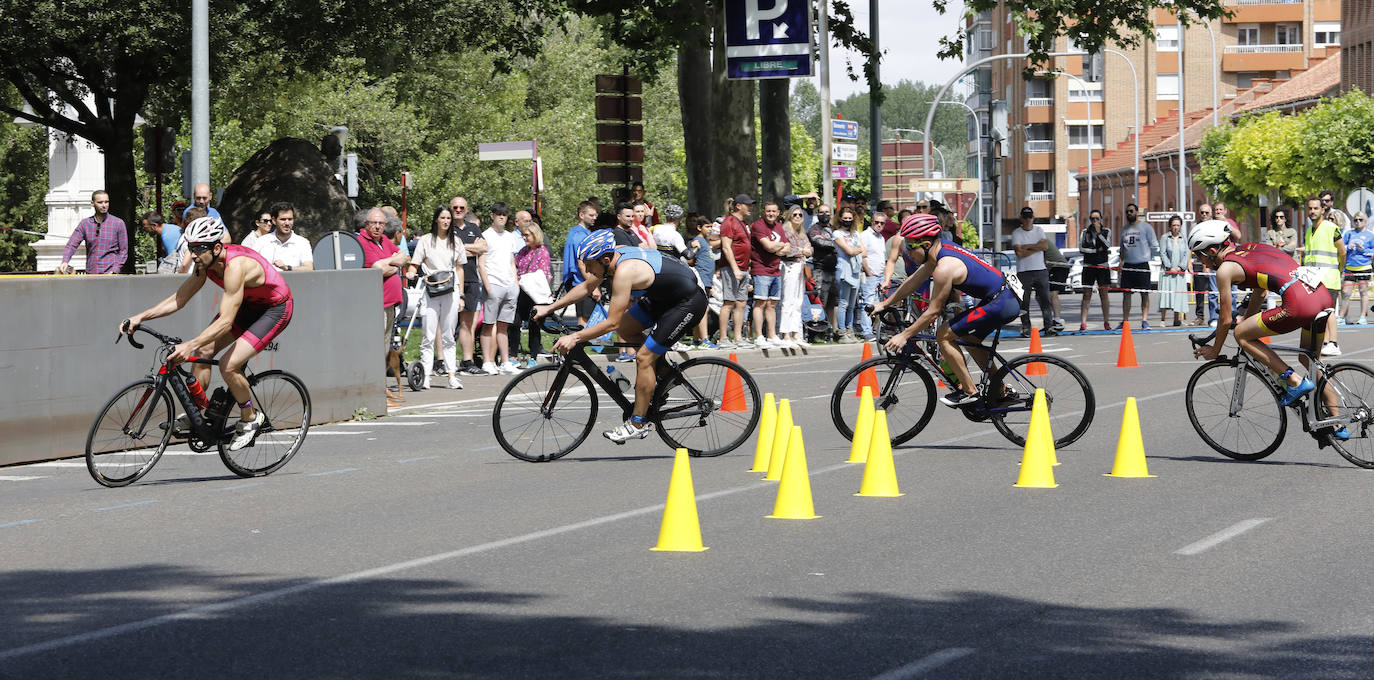 La prueba contó con la participación de 127 triatletas en el popular circuito urbano