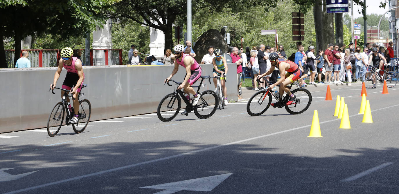 La prueba contó con la participación de 127 triatletas en el popular circuito urbano