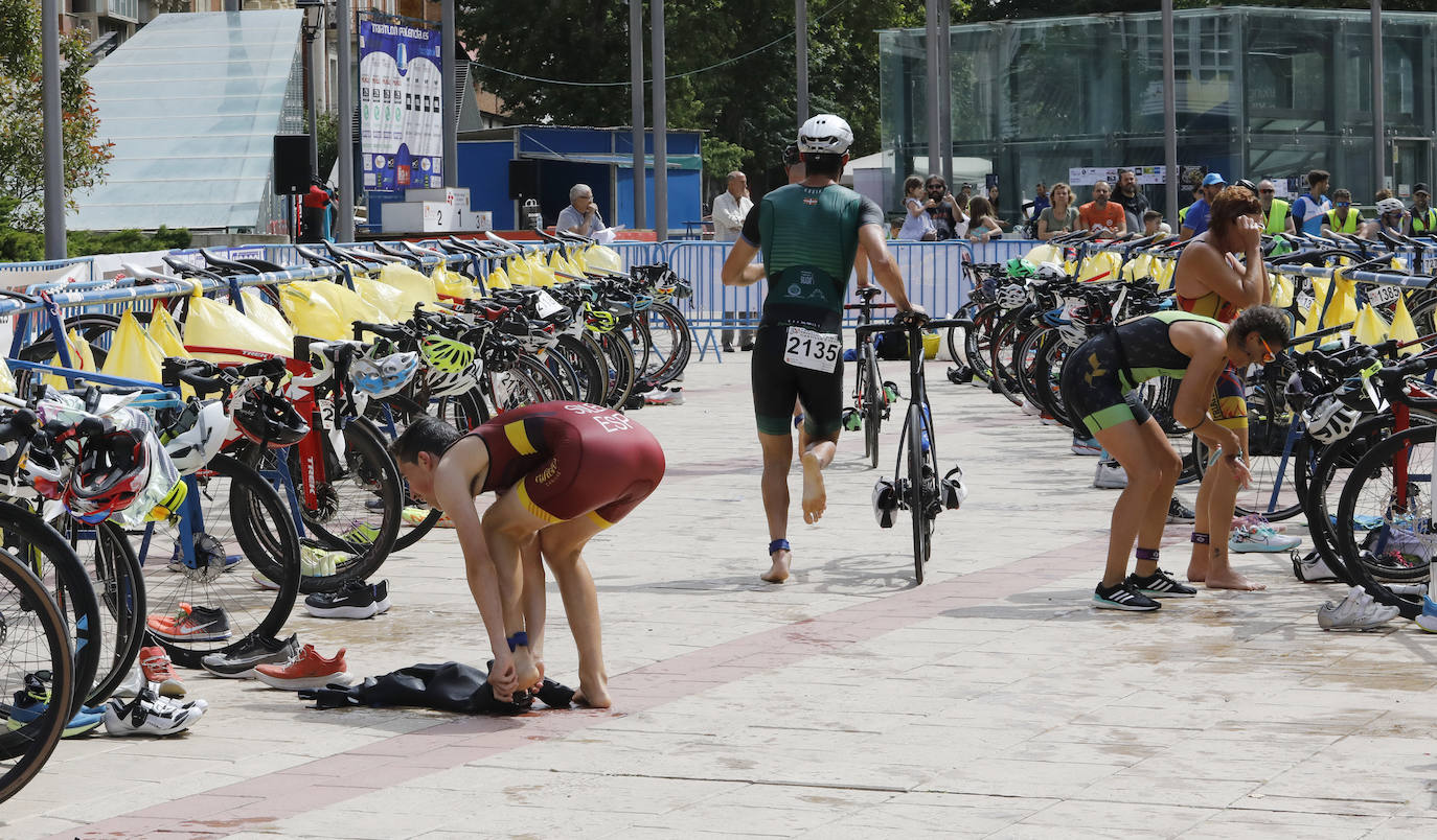 La prueba contó con la participación de 127 triatletas en el popular circuito urbano