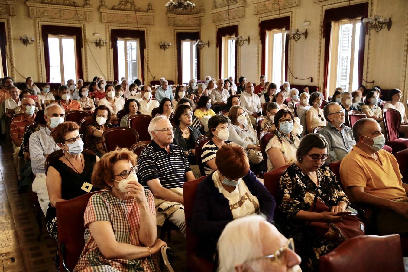 Fotos: Emilio del Río vuelve a encantar al público del Aula de Cultura