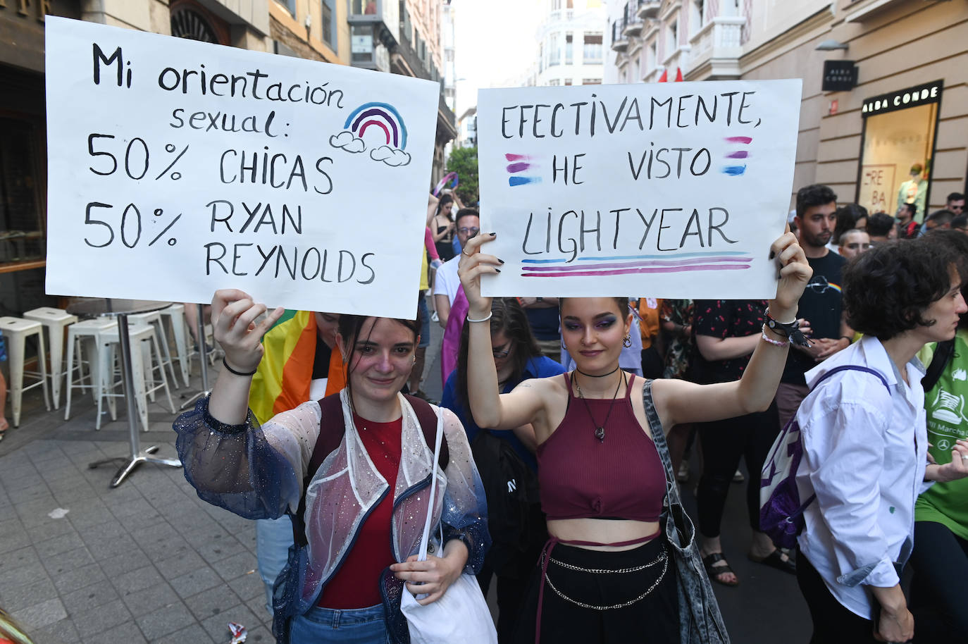 Fotos: Manifestación del Orgullo LGTBI en V