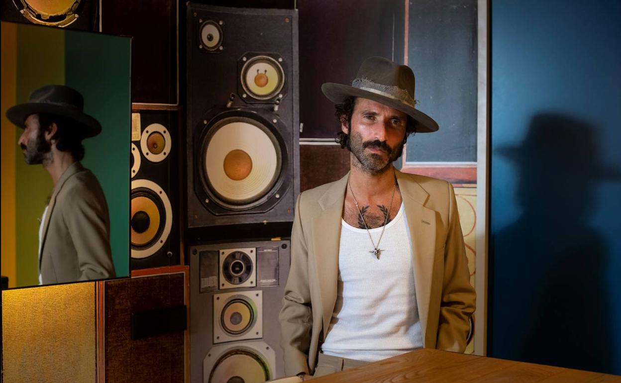 Leiva, durante la presentación de su disco 'Cuando te muerdes el labio'.