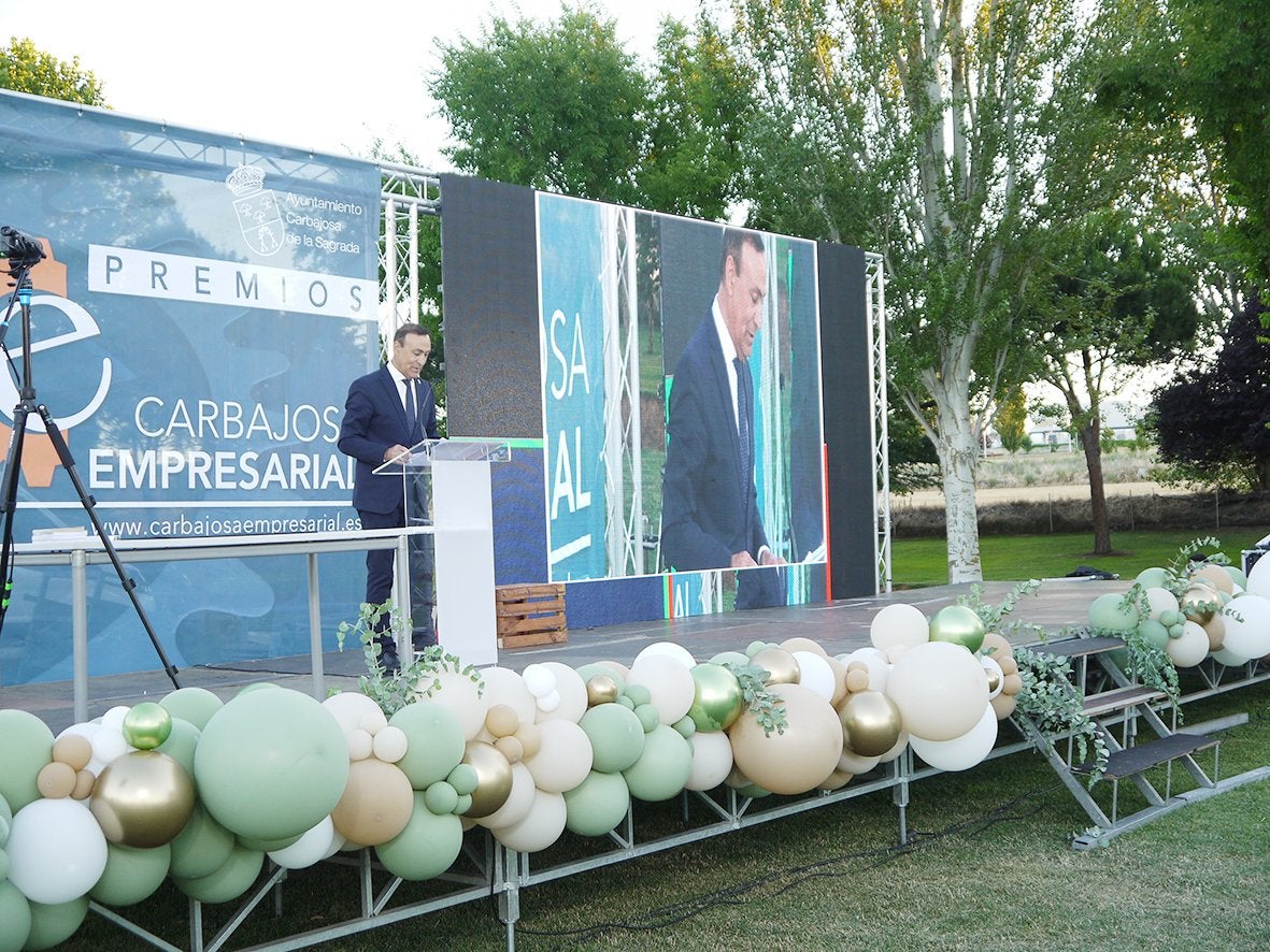 Foto de familia de los premiados. 