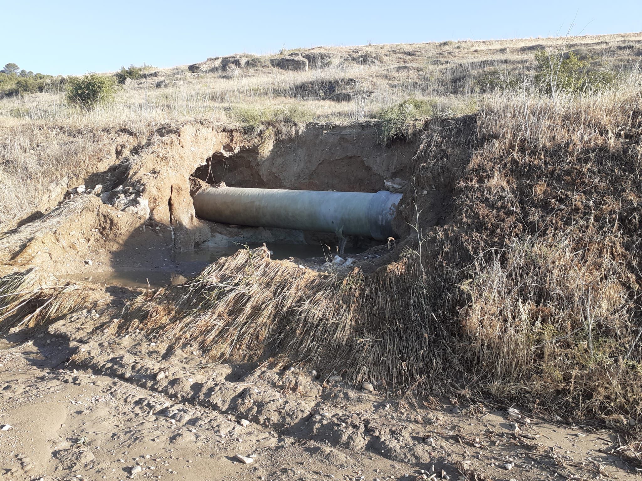 Fotos: El nuevo reventón de la tubería del canal de Riaza, en imágenes