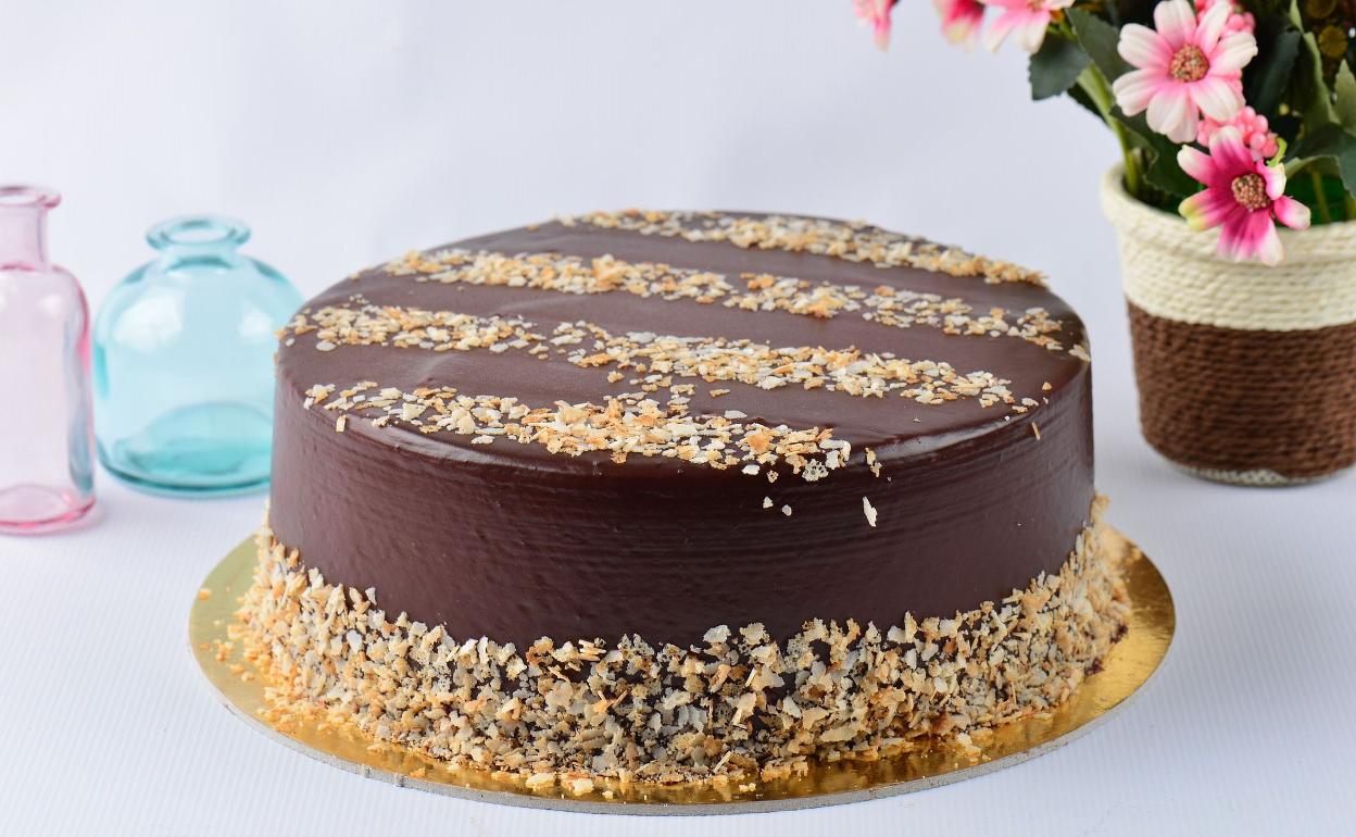 Receta de tarta de chocolate con galletas