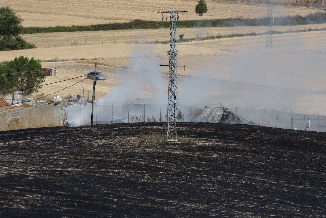 Labores de extinción del incendio en Cuéllar