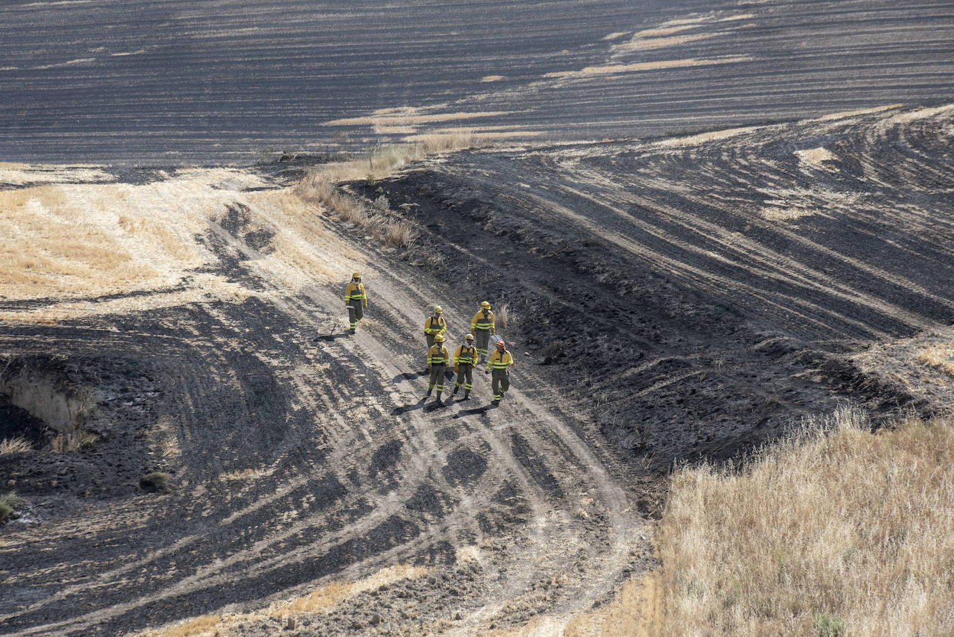 Labores de extinción del incendio en Cuéllar
