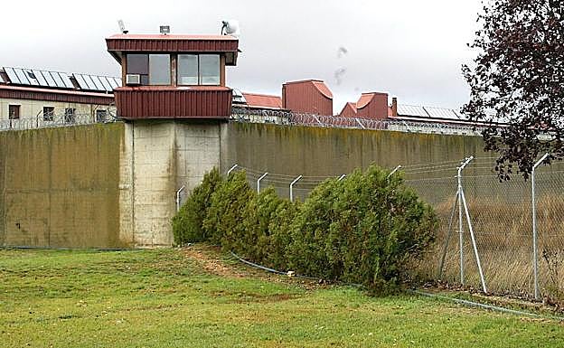 Abortan el intento de fuga de un interno psiquiátrico de la prisión de Villanubla que logró escalar el muro