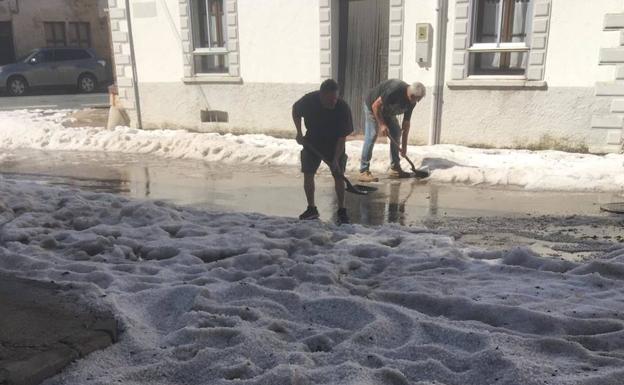 Las tormentas han dejado granizo en buena parte de la Ribera del Duero.