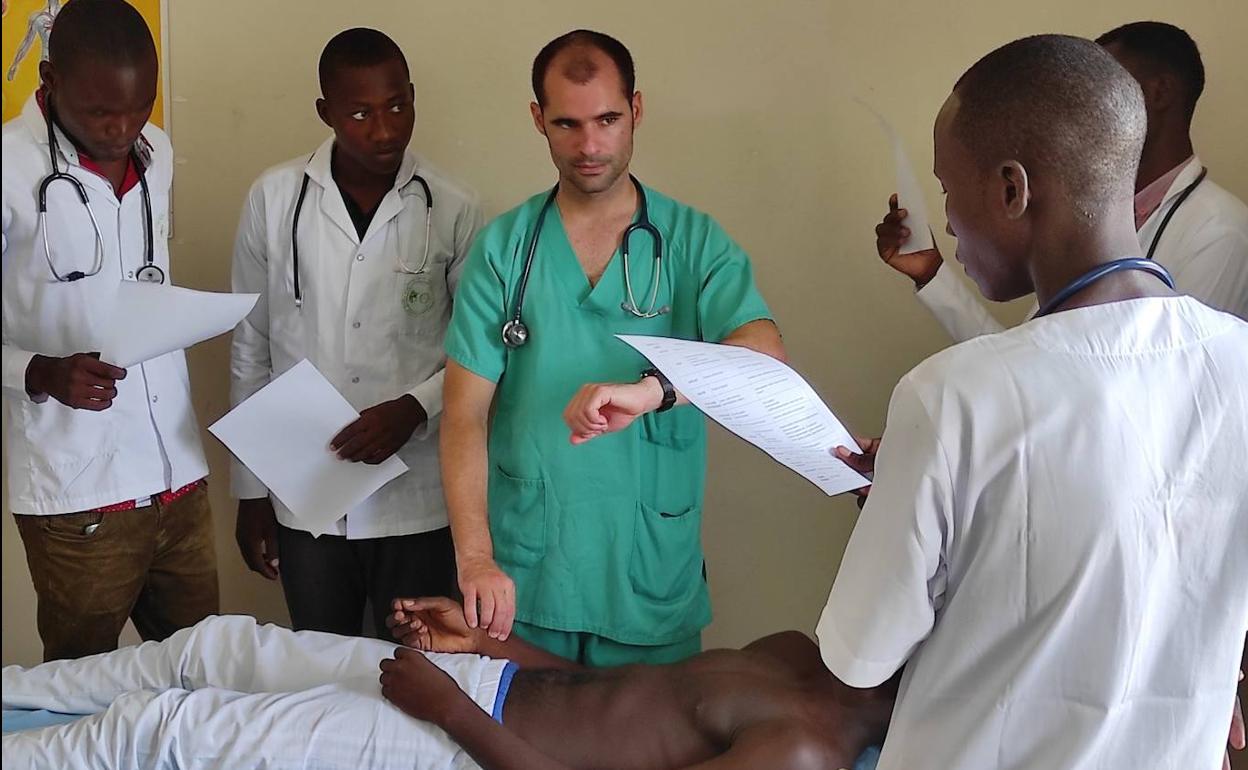 Charlie, el médico jesuita que tiende puentes entre Chad y Valladolid