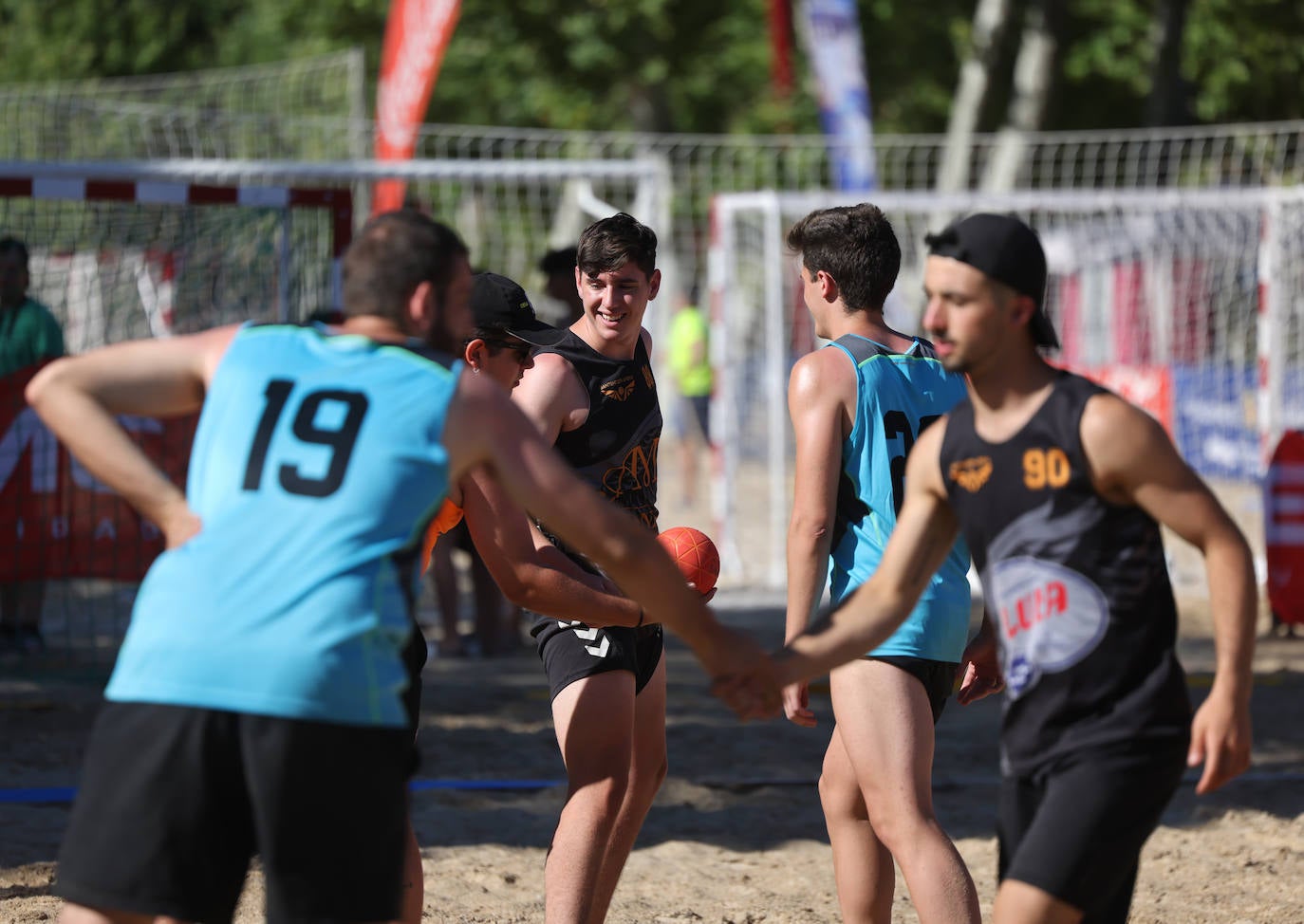 Fotos: Torneo Ciudad de Valladolid de balonmano playa