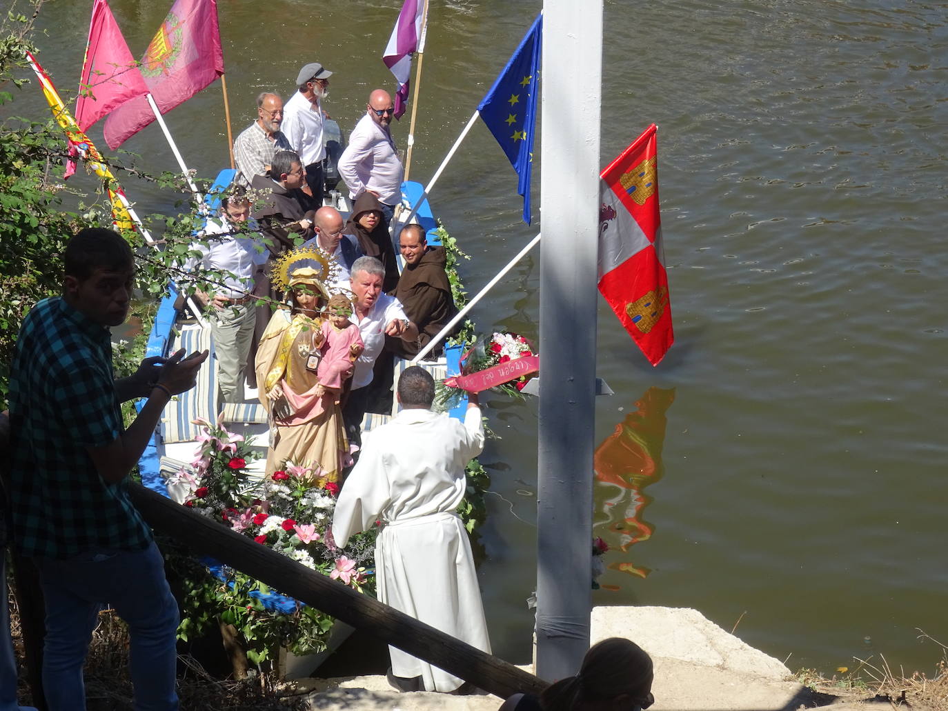 Fotos: XXIII procesión fluvial de la Virgen del Carmen en Valladolid