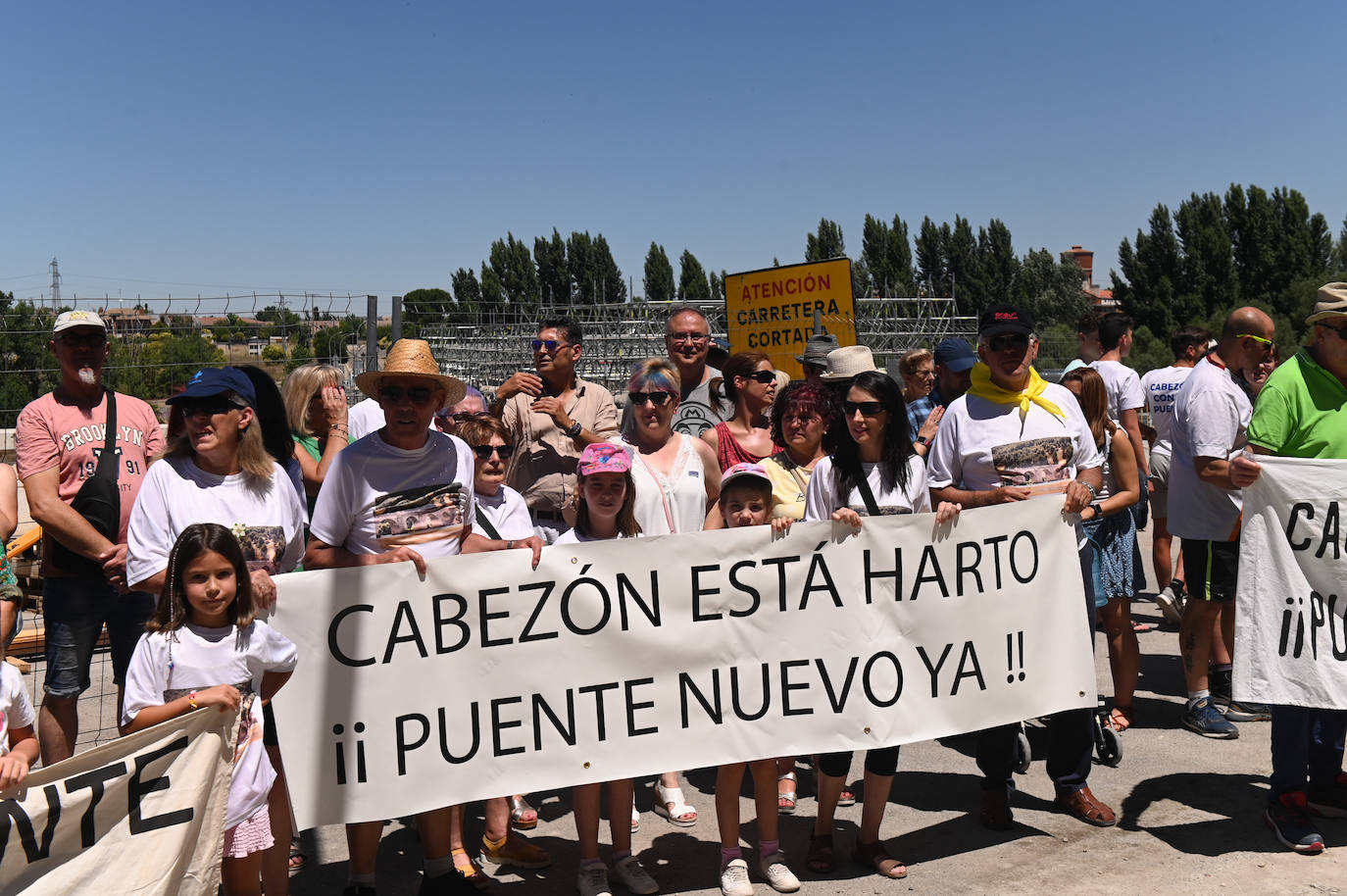 Fotos: Cabezón pide un nuevo viaducto y expresa su hartazgo por el retraso de las obras