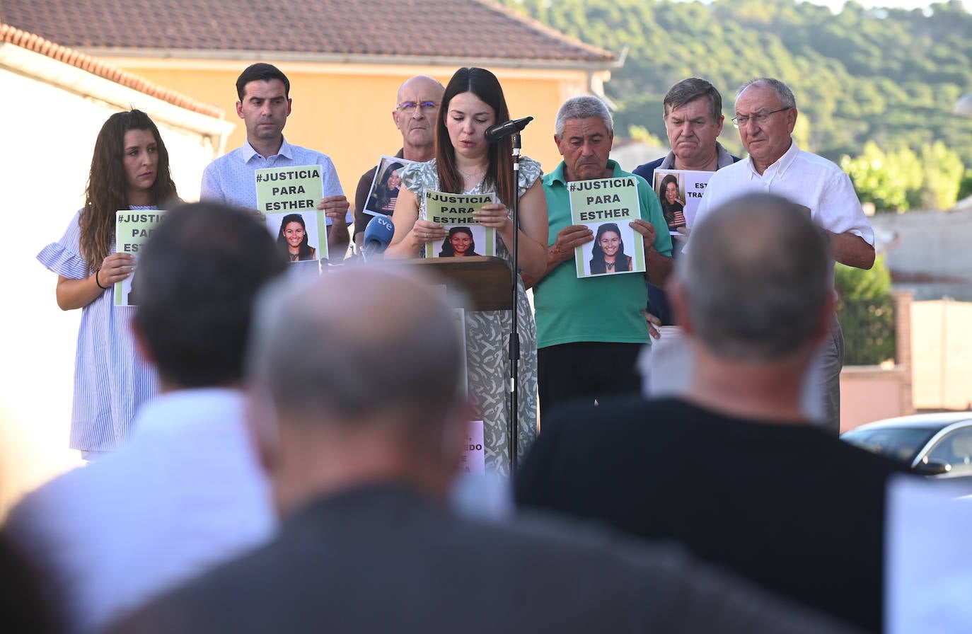 Fotos: Concentración en Traspinedo seis meses después de la muerte de Esther López