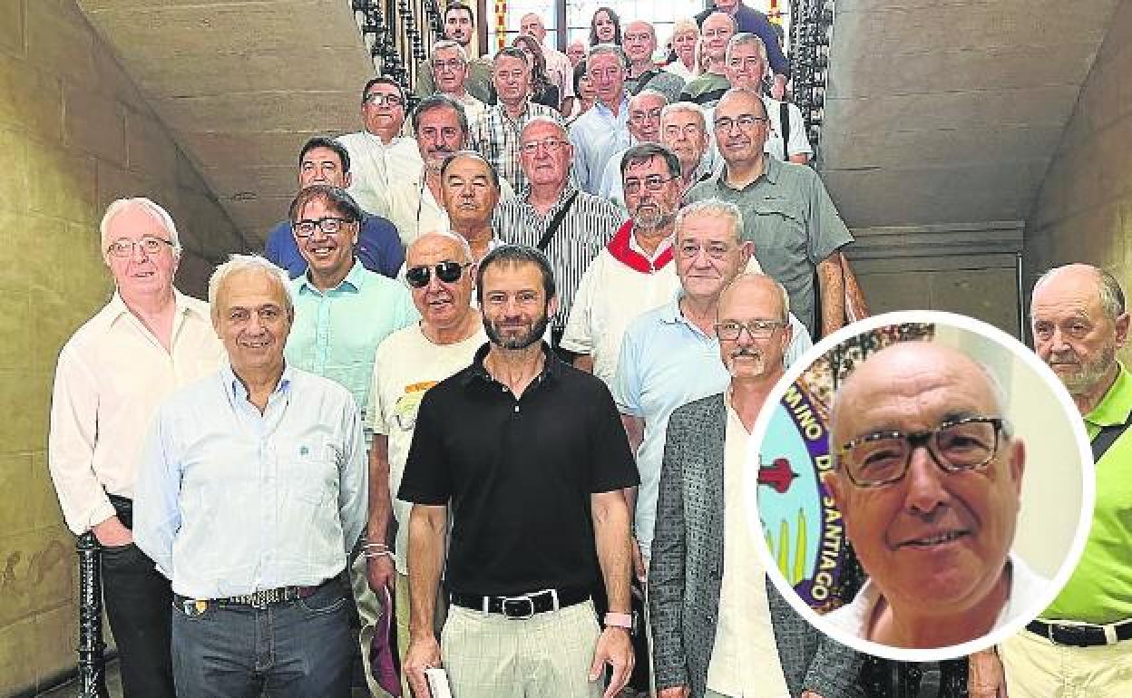 Representantes de la Federación del Camino de Santiago, organización constituida este sábado y detalle de Ángel Luis Barreda. 