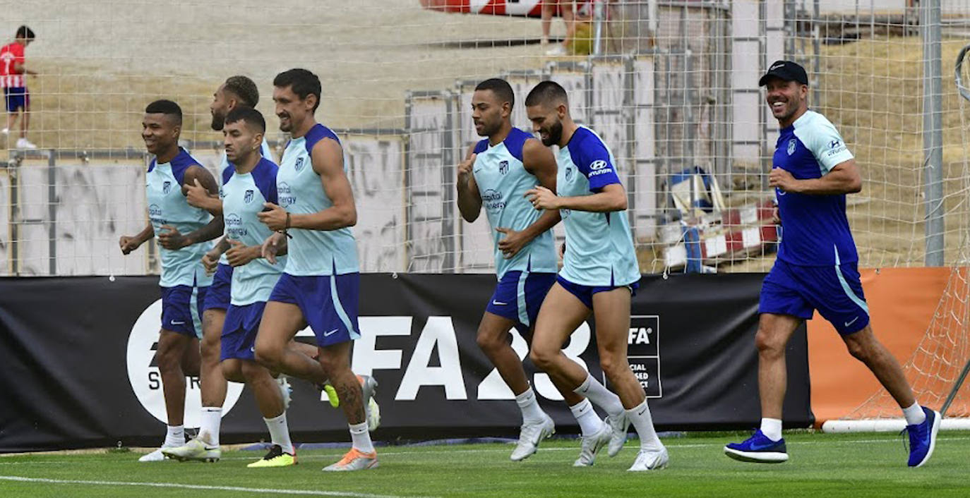 Primer entrenamiento del Atletico de Madrid en San Rafael. 