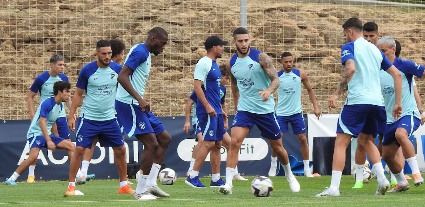 Primer entrenamiento del Atletico de Madrid en San Rafael. 