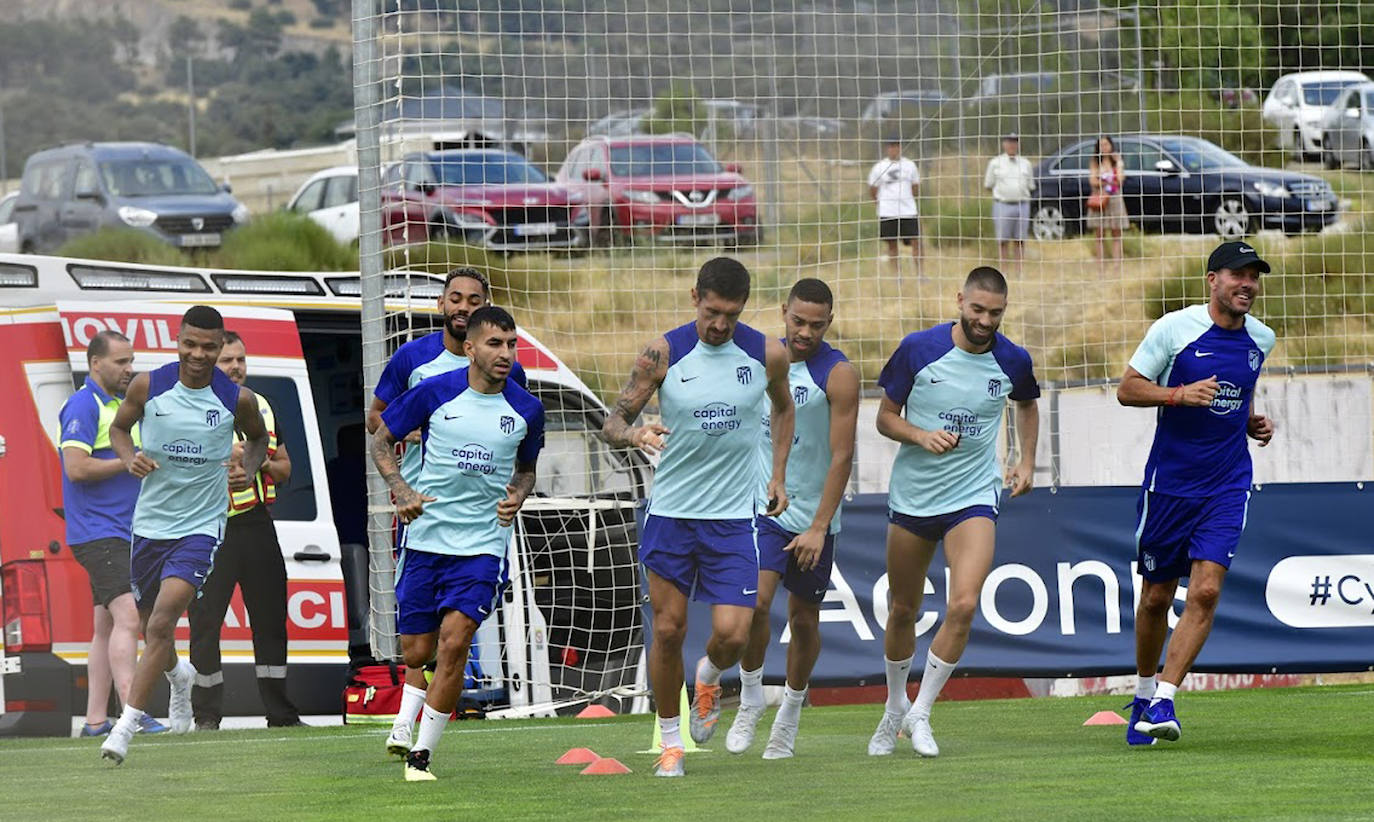 Primer entrenamiento del Atletico de Madrid en San Rafael. 