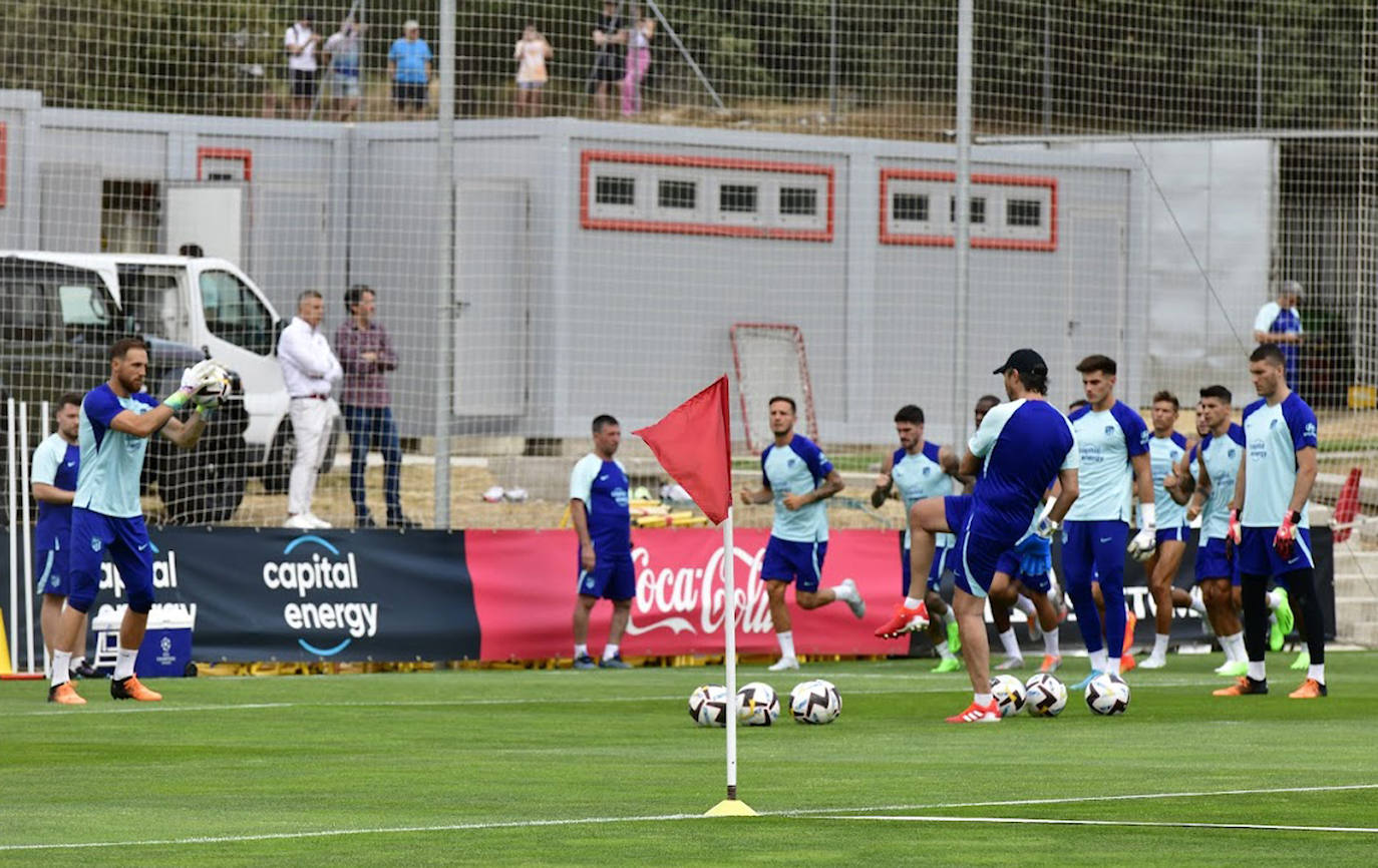 Primer entrenamiento del Atletico de Madrid en San Rafael. 