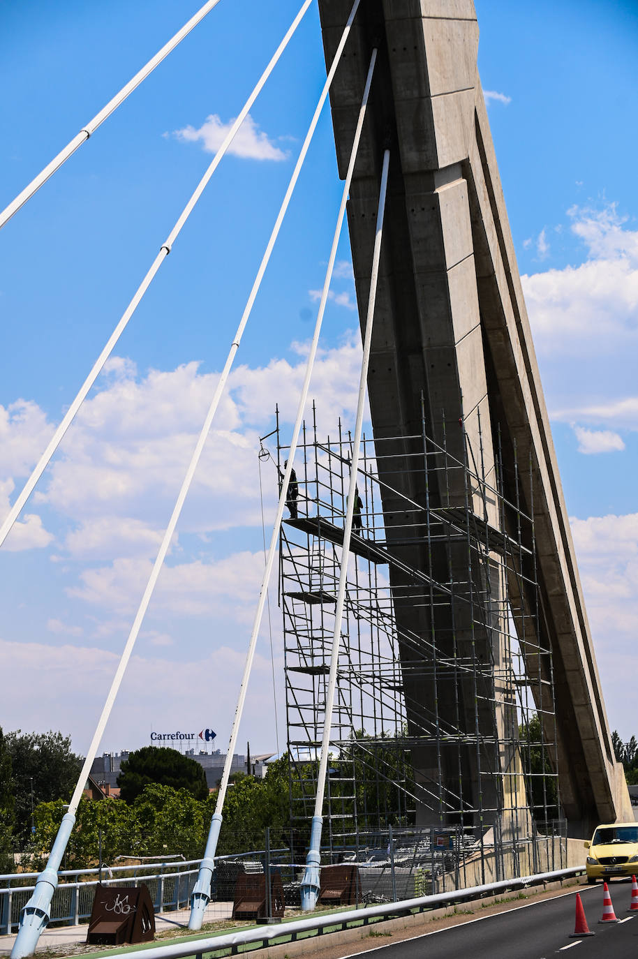 Fotos: Obras en las velas del puente de Hispanoamérica en Valladolid