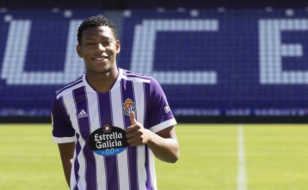 Plata firma hasta 2027 y se convierte en el jugador más caro de la historia del Real Valladolid