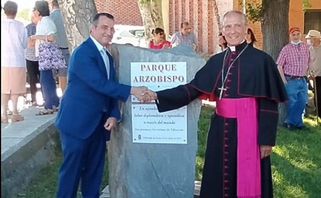 Homenaje al arzobispo de Peñafiel.