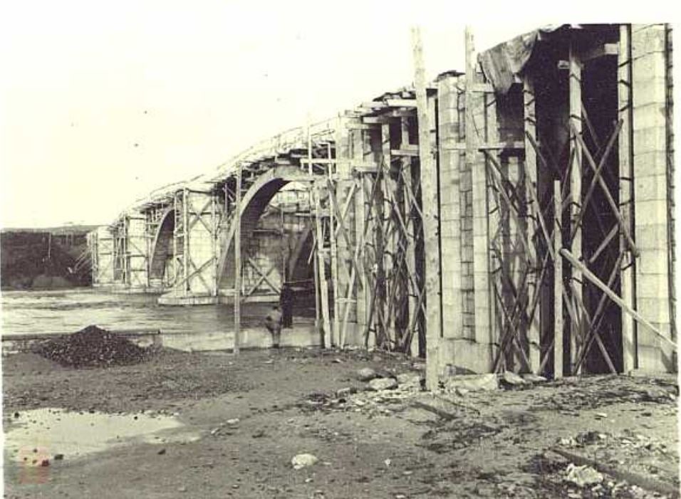 Fotos: La construcción del tercer paso sobre el Pisuerga (1953-1960)