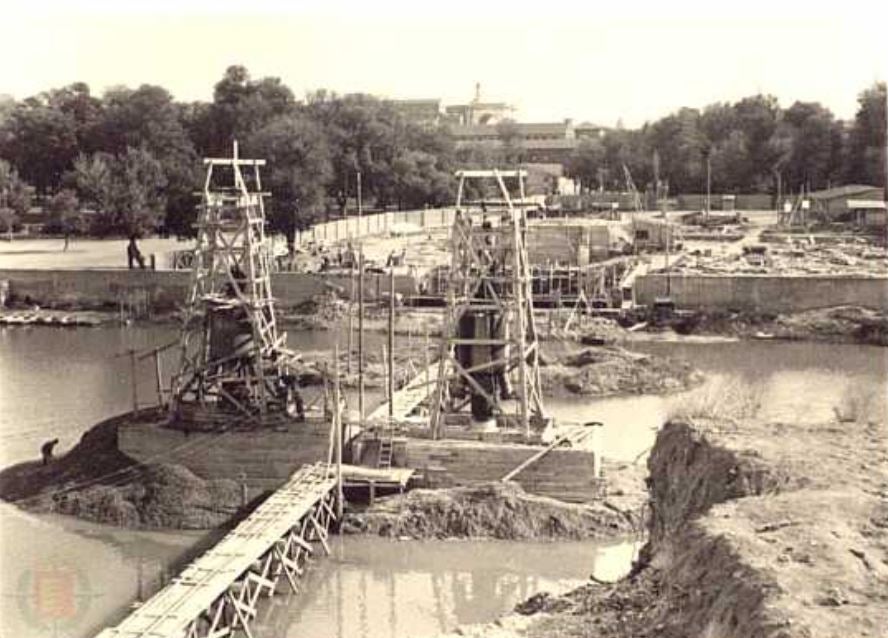 Fotos: La construcción del tercer paso sobre el Pisuerga (1953-1960)