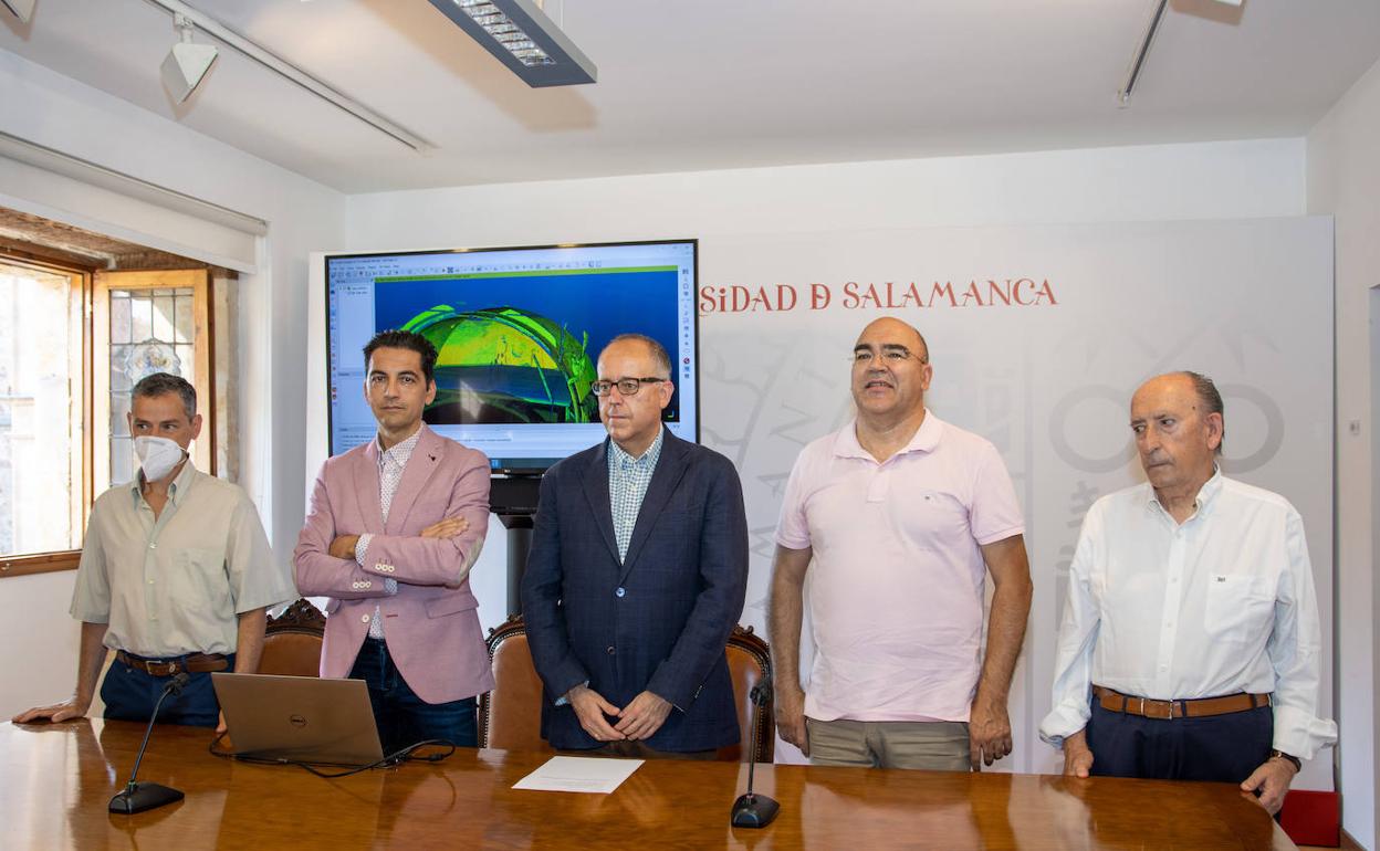 Participantes en la presentación. 