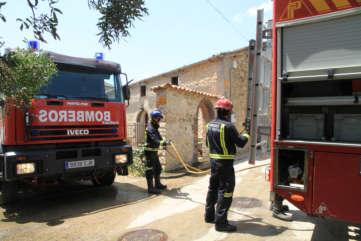 Fotos: Incendio en Torre Val de San Pedro (2/2)