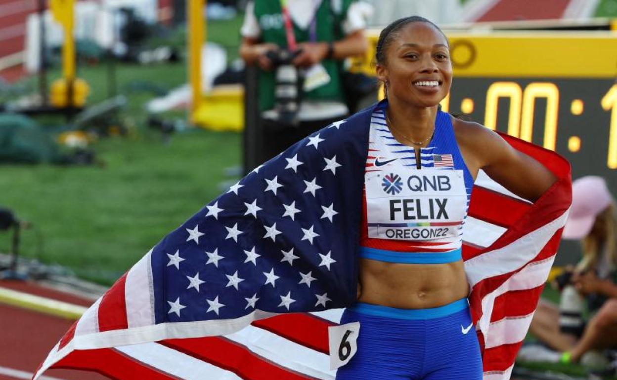 Allyson Felix, tras su bronce en el 4x400 mixto.