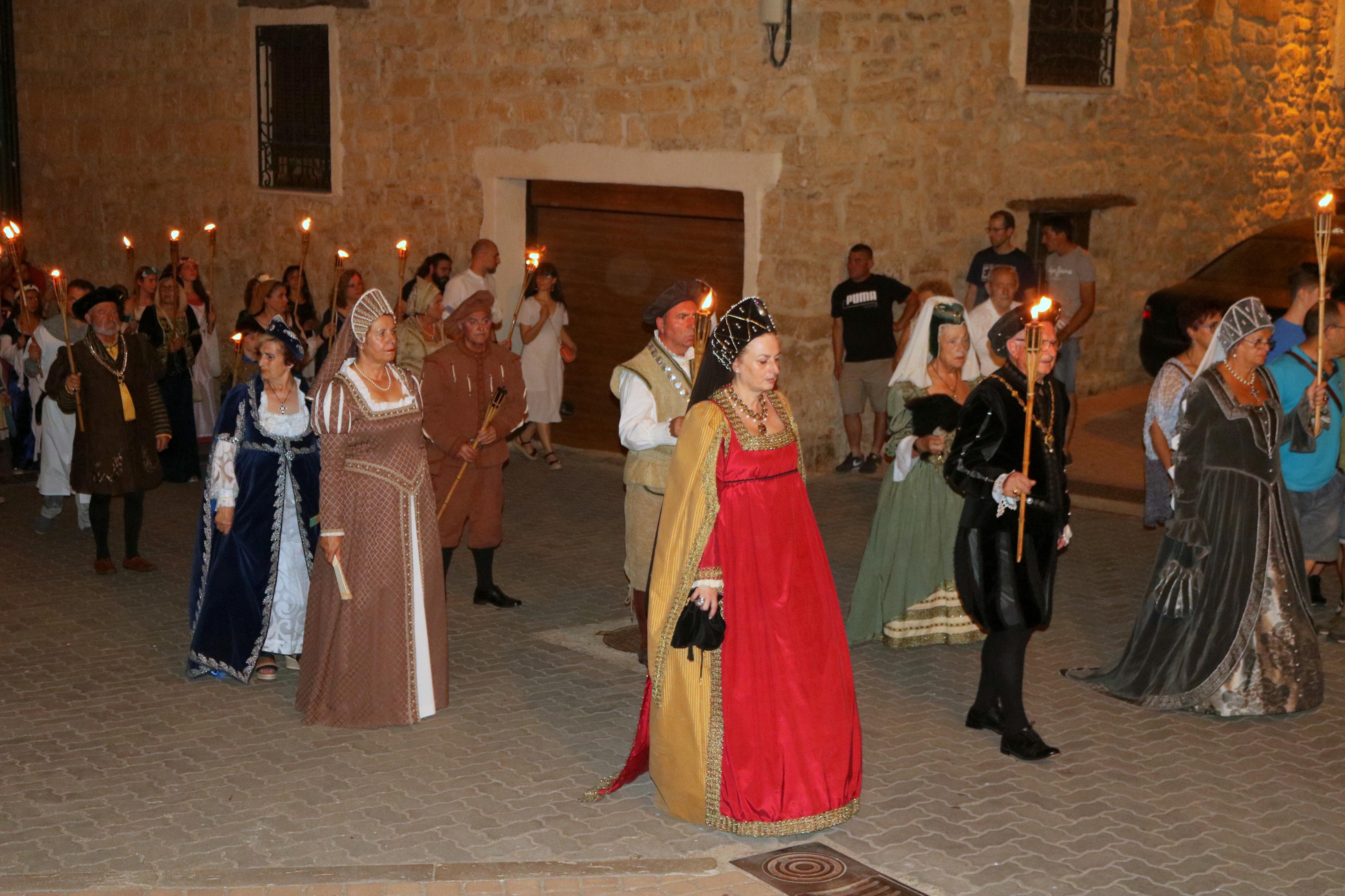 Torquemada recrea su historia con la representación del nacimiento de la infanta Catalina