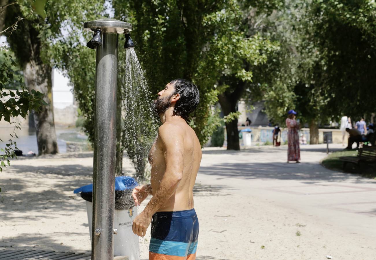 Fotos: El agua del Pisuerga en las Moreras, no apta para el baño