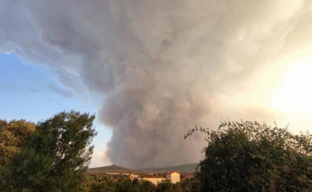 Humo en el entorno de Tábara. 