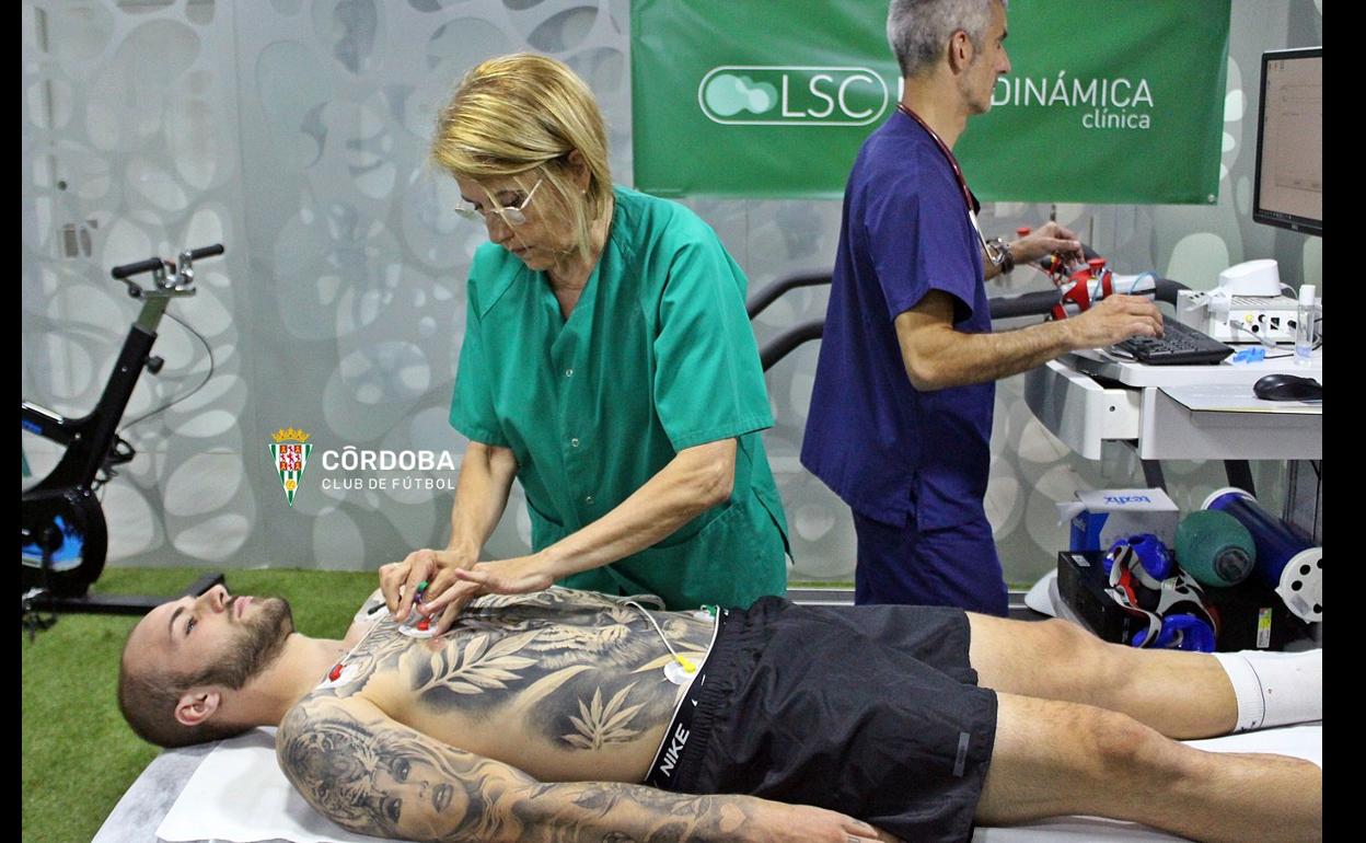 Sergio Benito, pasando el reconocimiento médico con su nuevo club. 