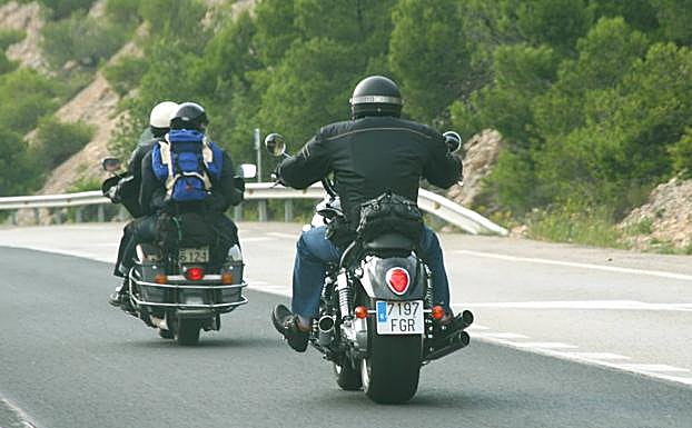 Cómo actuar en caso de sufrir una avería en moto en carretera