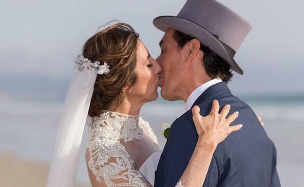 Paz Padilla y Antonio Vidal, el día de su boda. 