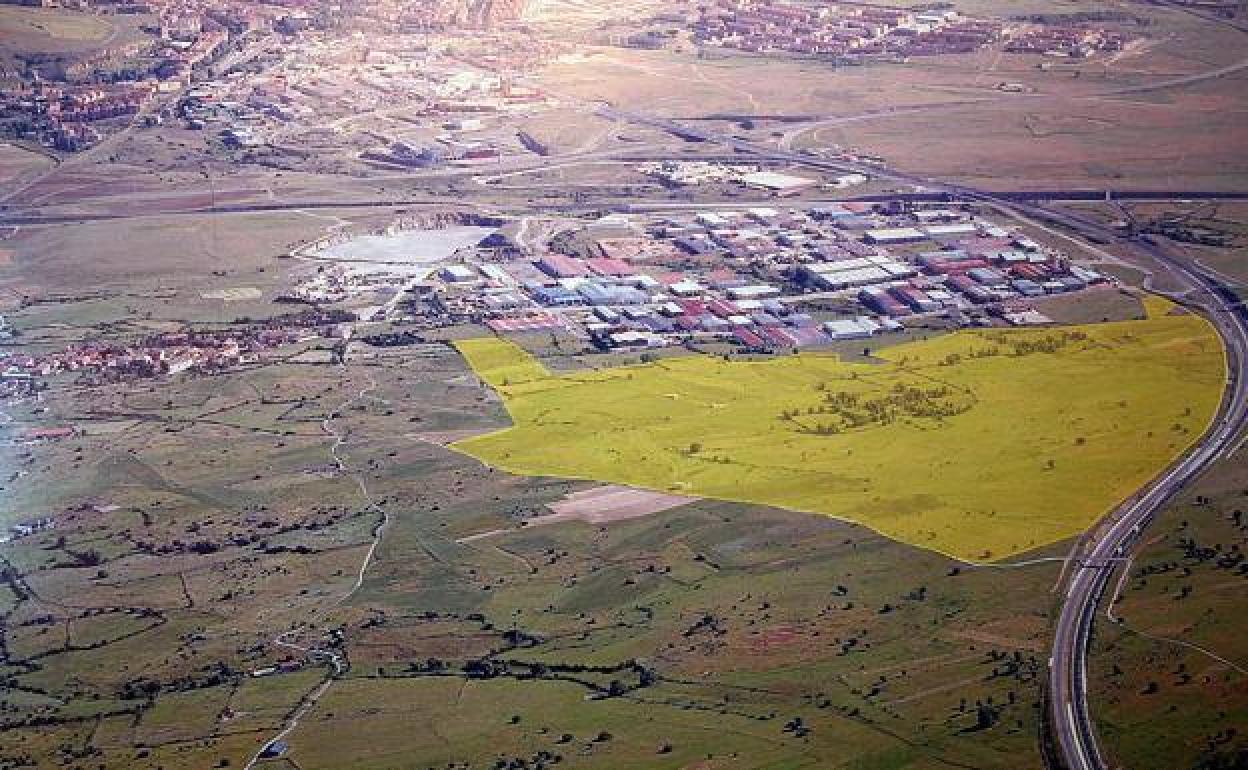 El sector del futuro área industrial de Prado del Hoyo, destacado en la imagen como ampliación del actual polígono de Hontoria. 