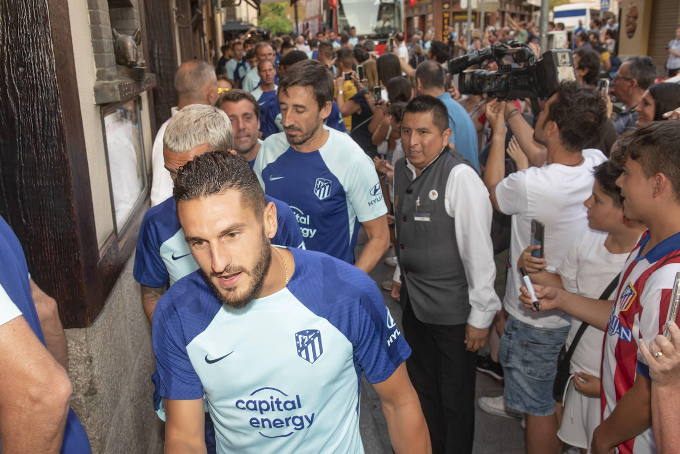 Llegada del Atlético de Madrid a Segovia.