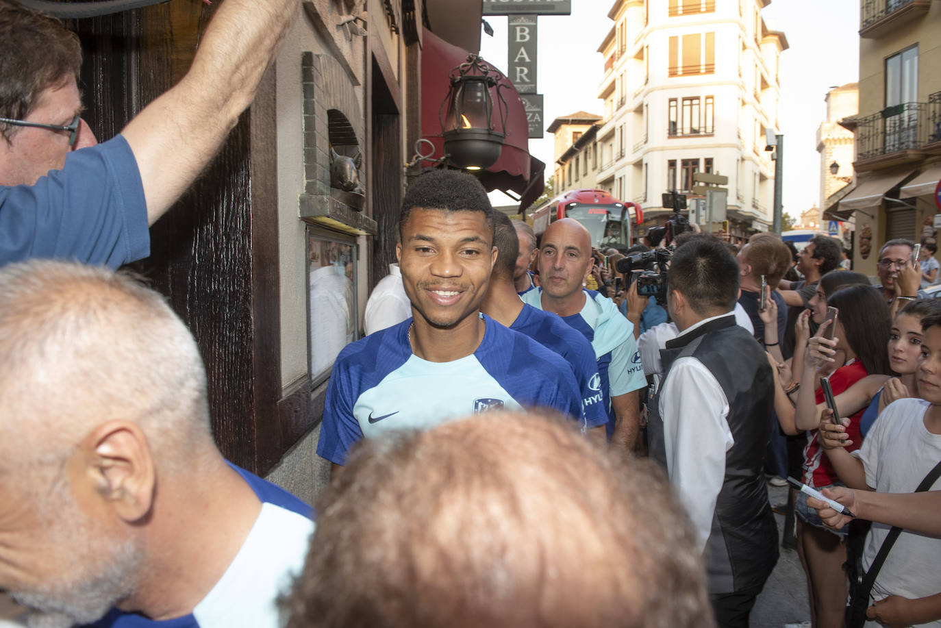 Llegada del Atlético de Madrid a Segovia.