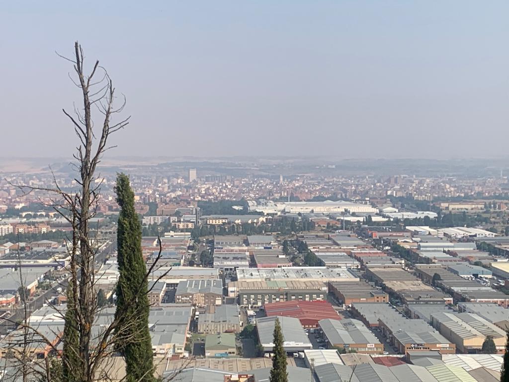 Fotos: El humo de los incendios de Zamora, Ávila y León llega hasta Valladolid capital