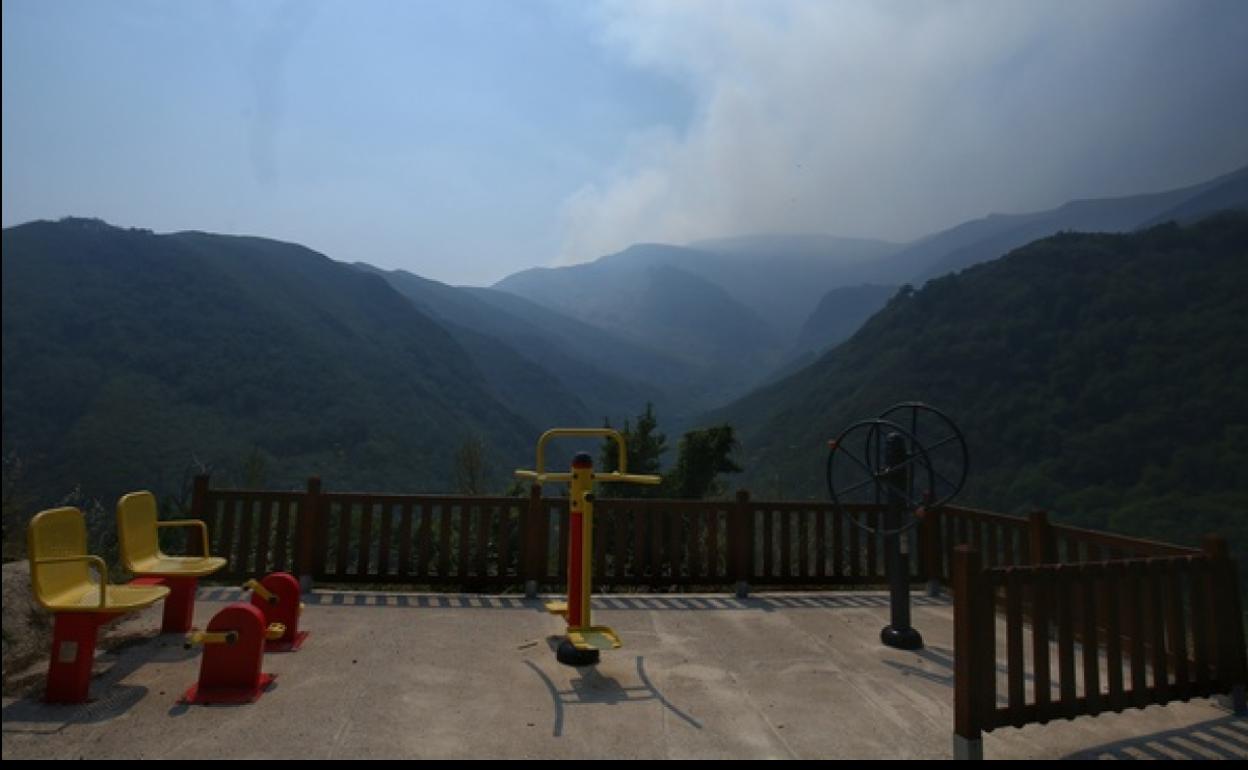 Incendio en Montes de Valdueza .