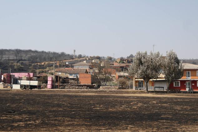 Fotos: Desolación e incredulidad de los vecinos de San Martín de Tábara al ver el paisaje