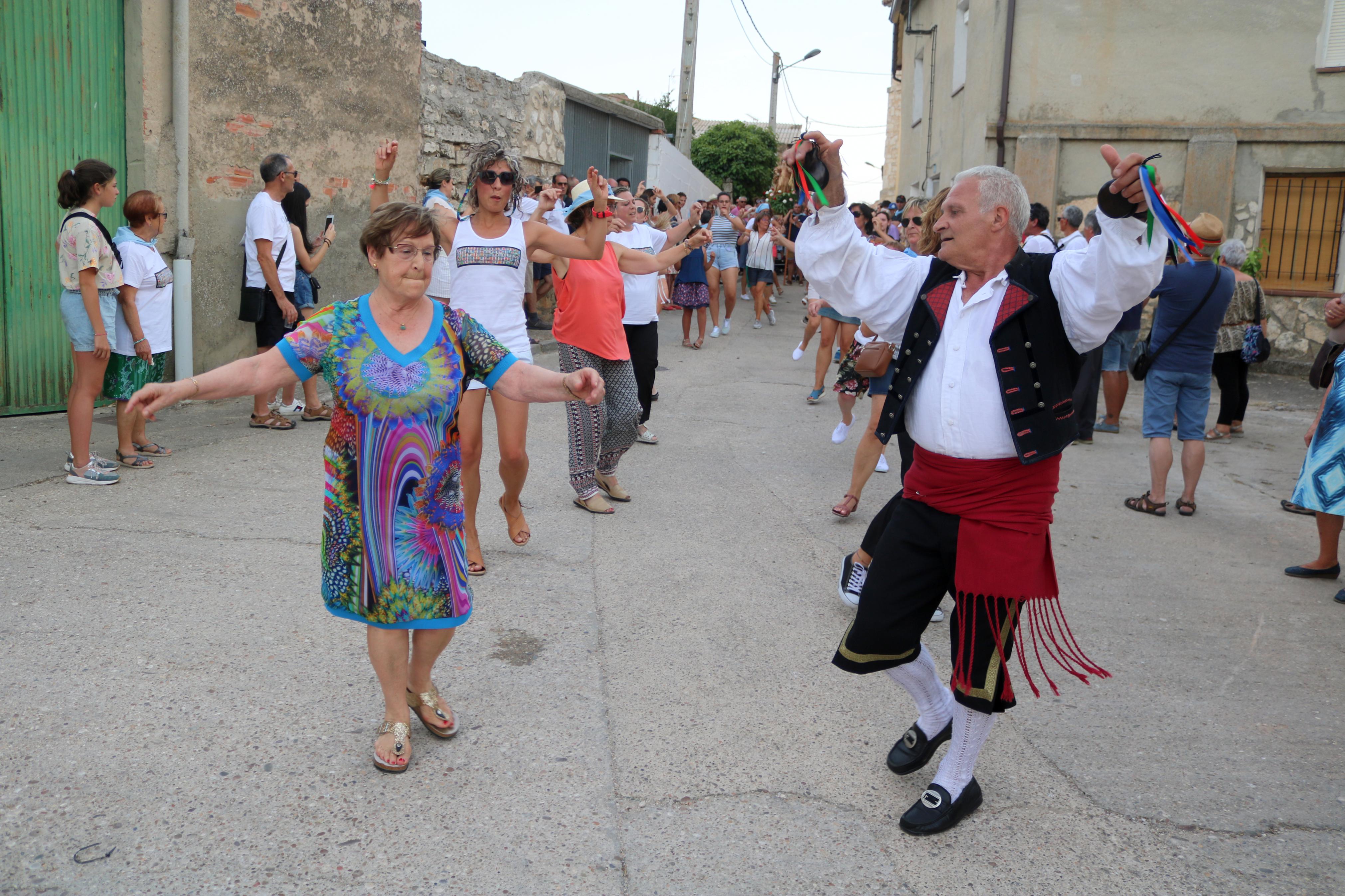 Las danzas son una de las señas de identidad de las fiestas de Villahán