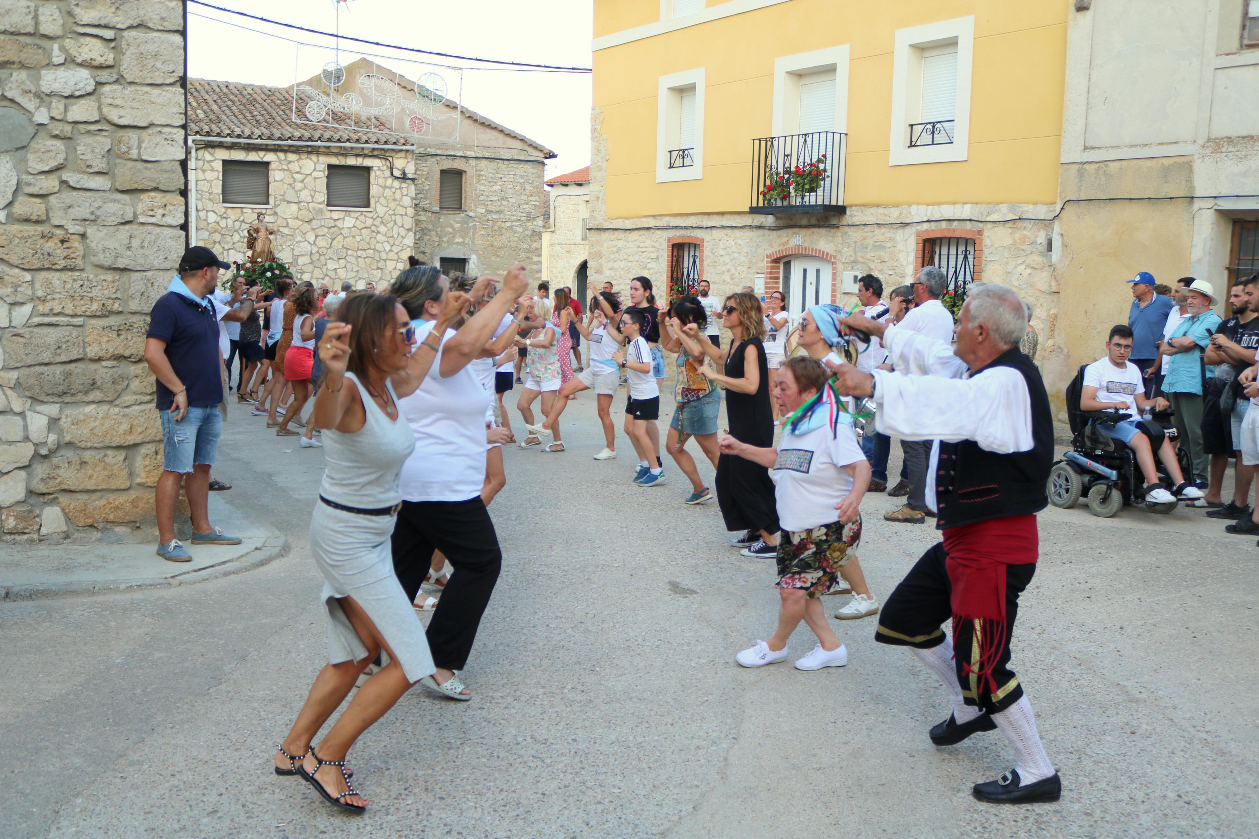 Las danzas son una de las señas de identidad de las fiestas de Villahán