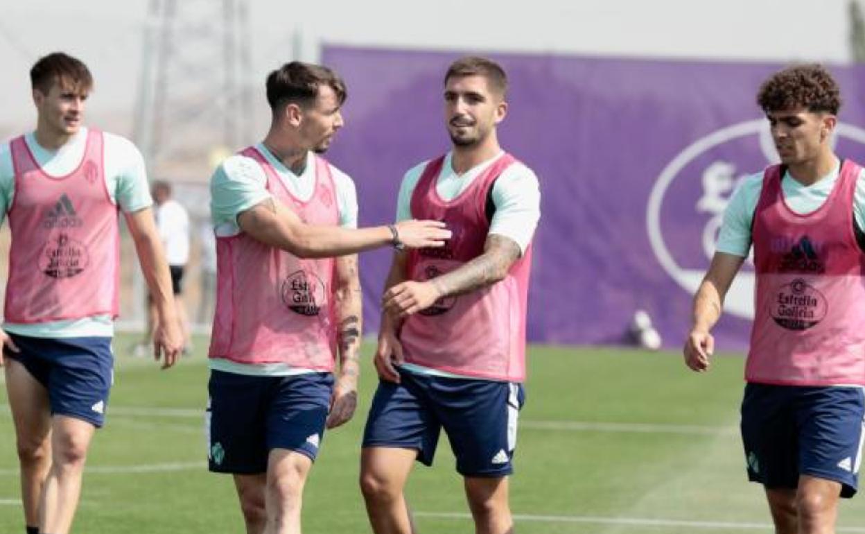 Monchu y Luis Pérez durante un entrenamiento.