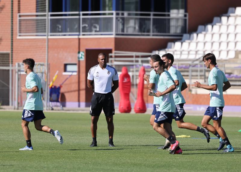 Júlio Baptista en el entrenamiento del Real Valladolid Promesas.