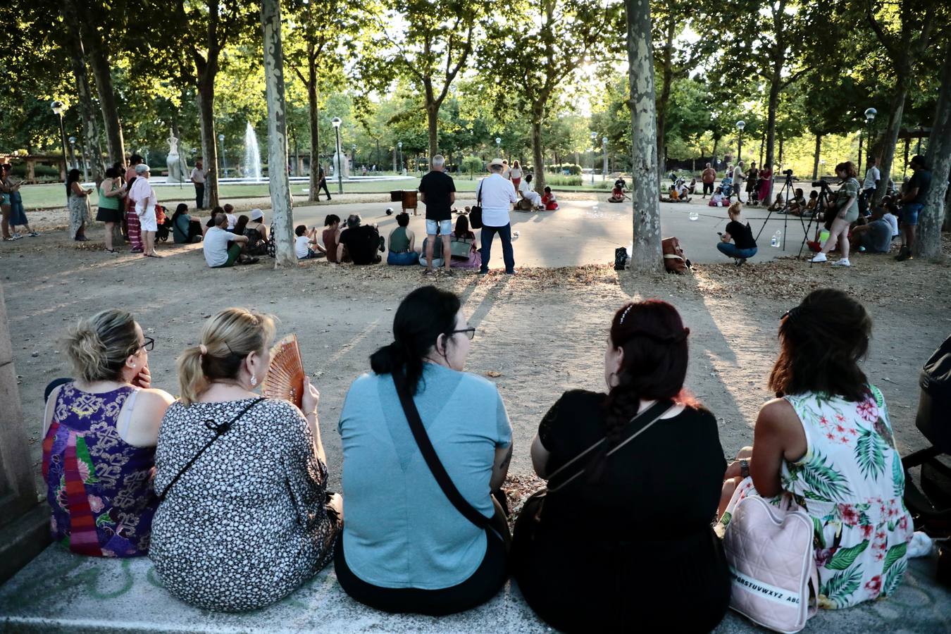 Fotos: Danza y música junto al Pisuerga