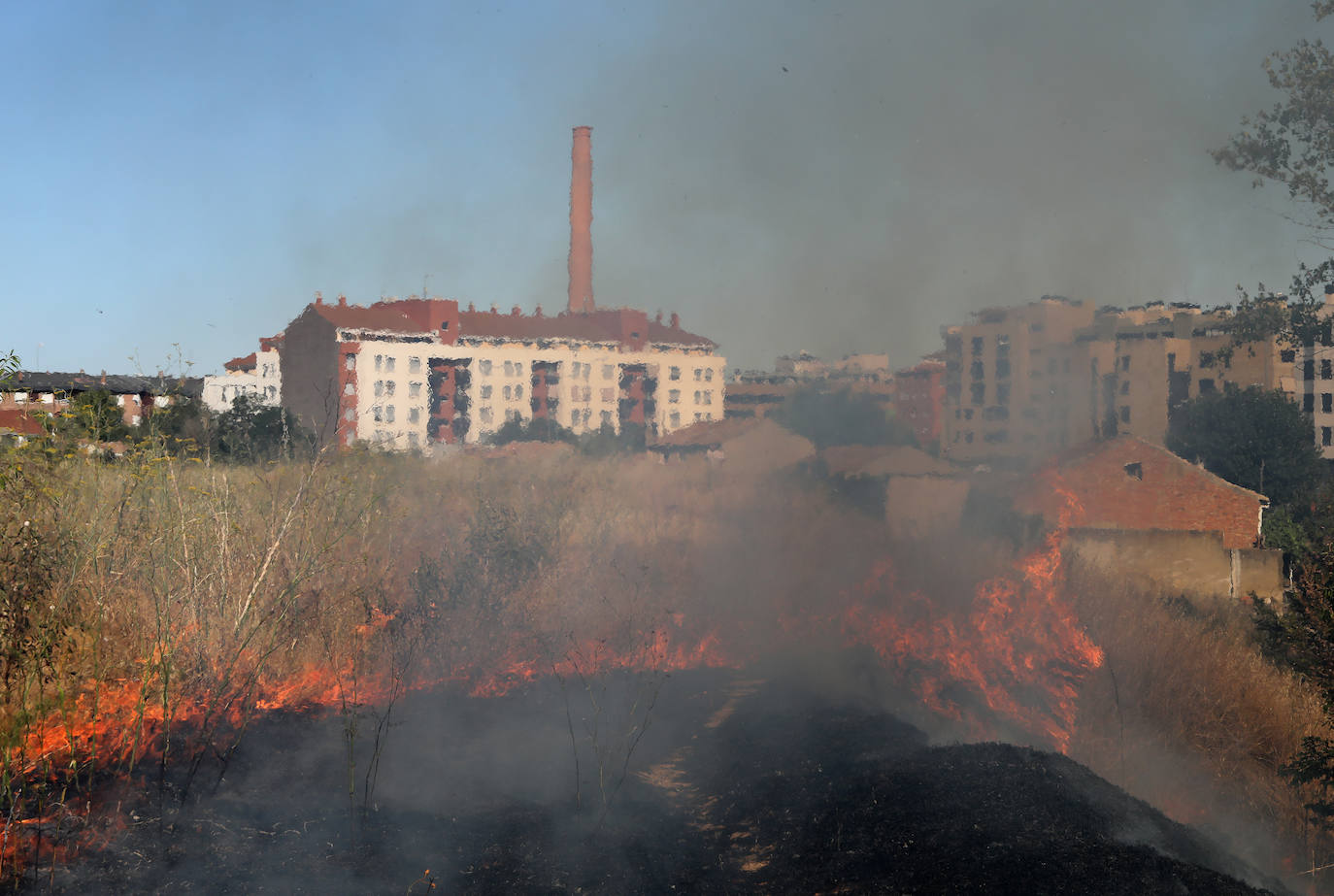 Fotos: Indendio en el barrio de San Antonio de Palencia